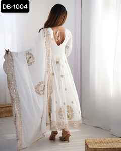 Vêtements ethniques indiens lourds Anarkali robes avec Micro merde Pent et Chinon soie broderie et séquence travail Dupatta ensemble pour les femmes - Product Image 2