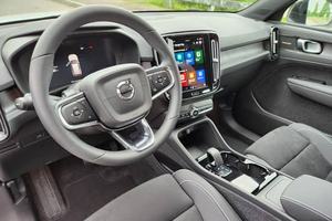 VOLVO XC40 2023 IMPECABLE, DISPONIBLE PARA ENTREGA INMEDIATA (LHD/RHD) - Product Image 2