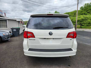 Volkswagen Routan 2010 d'occasion, conduite à gauche - Product Image 6