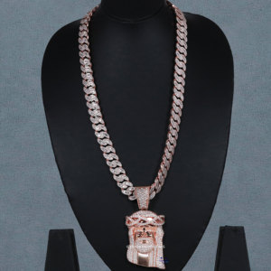 Collar de cadena de eslabones de oro rosa de 14kt de moda Eleva tu estilo con colgante de moda con diamantes Labgrown VVS Clarity - Product Image 1