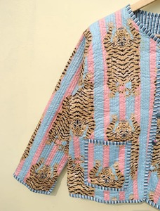 Chaqueta Acolchada de Algodón Indio Hecha a Mano con Estampado de Bloques, Estilo Boho, para Mujer, Reversible, Manga Larga, Dos Bolsillos Delanteros, Estampado de Tigre - Product Image 6
