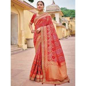 Precioso Sari Tradicional de Seda Dola Pura con Bordado Rojo para Bodas y Eventos Tradicionales - Product Image 4