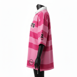 เสื้อรักบี้ผู้ชาย ผ้าโพลีเอสเตอร์ผสมสแปนเด็กซ์ 220 GSM ระดับพรีเมียม ลายทางสีชมพู พิมพ์ลายแบบซับลิเมชั่น รับสกรีนโลโก้ ชุดทีม ระบายเหงื่อได้ดี - Product Image 3