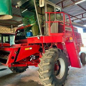 Moissonneuse-batteuse Massey Ferguson 850 d'occasion pour le riz et le blé, Moissonneuse-batteuse bon marché - Product Image 1