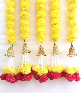Guirlande de souci jaune avec conception de croix gammée et cloche Genda fleur suspendue pour Toran pour Diwali, Pooja, porte, décoration festive murale - Product Image 3