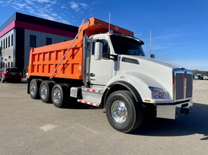 Camión Volquete Kenworth T880 Usado, Limpio, 2022-2023, Eje Triple, 510HP, Transmisión Automática de 6 Velocidades, Listo para Trabajar - Product Image 2