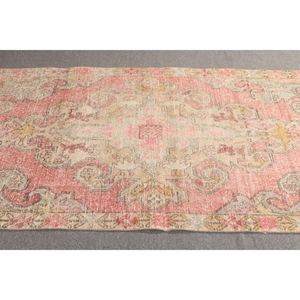 Alfombra Turca con Diseño Geométrico Vintage, Color Rosa, 4.3x7.5 pies (132x228 cm) - Product Image 3