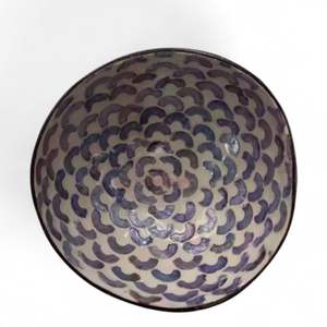 ชามมะพร้าวฝังมุกทำมือจากเปลือกหอยธรรมชาติ สำหรับเสิร์ฟอาหารและตกแต่งโต๊ะภายใน จากประเทศเวียดนาม - Product Image 3