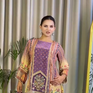 Hermosa impresión digital de seda pura Chinon con trabajo manual de espejo real. Y Top con borde de encaje colgante con conjunto Palazzo y Dupatta - Product Image 1