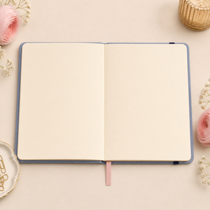 Agenda Personalizzata LABON Swan Lake Blu Polvere con Copertina Rigida in Lino, Titolo in Caratteri <span class=keywords><strong>Bianchi</strong></span>, Cigni e Ninfee, Bordi Dorati, Elastico Blu Navy - Product Image 2