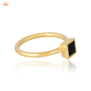 Onyx noir pierre précieuse forme carrée 14k lunette en or massif réglage belle bague faite à la main fabricant de bijoux personnalisé - Product Image 3