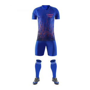 Diseño personalizado Impresión de transferencia de calor fútbol hombres conjunto completo fútbol poliéster secado rápido uniforme de fútbol nueva temporada conjunto - Product Image 6