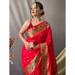 ชุดส่าหรีงานแต่งงานผ้าไหมปาธานีสีแดงสวยงาม ประดับด้วยงานปักดิ้นทอง พร้อมเสื้อคลุม  พร้อมสวมใส่ - Product Image 1