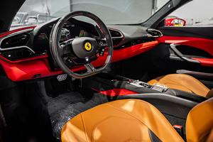 EXTRÊMEMENT PROPRE 2023 F-E-R-R-A-R-I 296 GTB PLEINE OPTION PRÊT POUR L'EXPÉDITION - Product Image 4