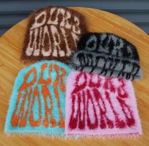 หมวกไหมพรมพรีเมียมสำหรับฤดูหนาวปี 2025 ปักโลโก้ตามสั่ง หมวกบีนนี่ถักมือ ปักลายด้วยมือ ผ้าขนสัตว์ แจ็คการ์ด ปรับขนาดได้ เหมาะสำหรับการเดินทางและธุรกิจ - Product Image 2