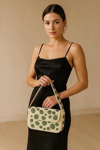 Pochette de soirée chic faite à la main en perles noires et blanches Til Death pour mariages, fêtes et occasions spéciales - Product Image 4