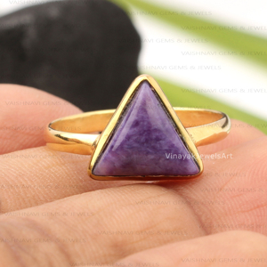 Último diseño Natural Charoite 10x10mm Triángulo Anillo 925 Plata de Ley 18K Oro Rodio Eternidad Vermeil Delicado Fiesta de mujeres - Product Image 2
