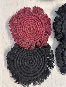 Dessous de verre en macramé de marque privée avec glands noués et tissage artisanal conçu pour des maisons confortables et confortables - Product Image 3