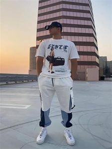 Camisetas Gráficas Estampadas al por Mayor con Logo Personalizado, de Corte Holgado y Tejido Pesado, Estilo Urbano, 250 GSM, 100% Algodón, Camisetas Cortas para Hombre - Product Image 2