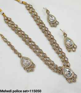 Ensemble de bijoux glamour en pierre de Kundan pour les mariages, les fêtes et les fiançailles vente en gros de vêtements indiens pour femmes ensemble de bijoux longs pour femmes - Product Image 5