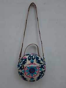 High Quality Handmade Embroidery Fabric Sling Bags With Leather Handle, Zip Closure Shoulder Bags Shopping Women Accessories Bag - Product Image 3