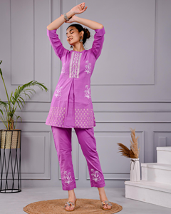 Conjunto de Algodón Estampado a Mano para Mujer, Estampado Tradicional Indio |   Ropa Cómoda para Uso Diario al Mejor Precio - Product Image 2