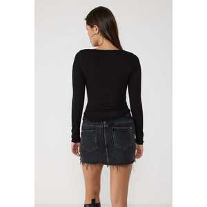 Camiseta con Cuello en V y Detalles de Botones - Product Image 5