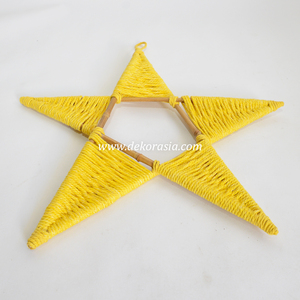 Adornos de Estrella de Ratán Amarillo Hechos a Mano, Decoración Colgante Tradicional Navideña, Diseño Ecológico con Cuerda de Bambú - Product Image 6