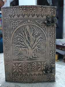 Revues en cuir gaufré avec pierres précieuses en relief sur mesure arbre de vie avec des papiers bordés faits à la main - Product Image 4