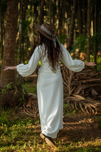 Ensemble deux pièces en chanvre haut et jupe en coton blanc cassé pour les cérémonies Boho Style Vintage doux ODM vêtements rituels durables - Product Image 3