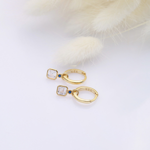 Pendientes Colgantes Modernos con Diseño de Circonita Cuadrada Transparente y Zafiro, Joyería Fina de Plata de Ley Hecha a Mano en Turquía para Fiestas - Product Image 2