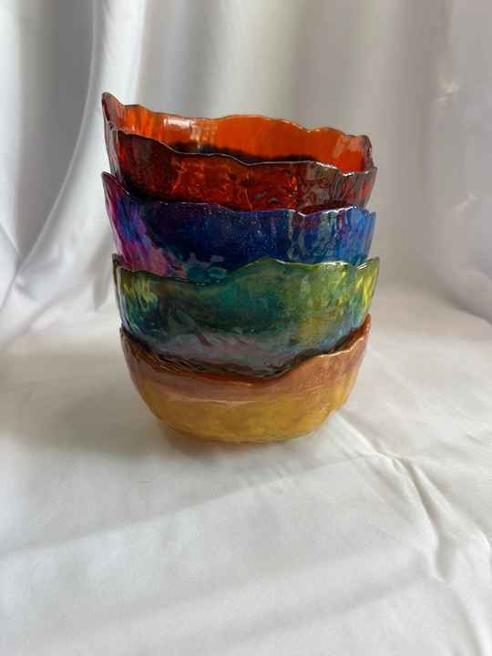 Best Quality Full Resin Bowl with Base Customizable Colorful Handmade Design Disposable for Chocolate Candy Sweets Jewelry