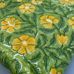 ผ้าควิลท์ผ้าฝ้ายสีเขียวสำหรับผู้หญิงและเด็กงานหัตถกรรมและการตัดเย็บด้วยมือลายดอกไม้บล็อกพิมพ์ลายดอกไม้ - Product Image 1