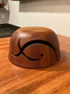 Cuenco de madera de teca para hilo, 9 pulgadas de diámetro en el punto más ancho x 4.75 pulgadas de altura, en muy buen estado vintage - Product Image 3