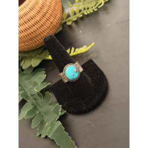 Anillo de Turquesa Royston y Plata de Ley, Hecho en Navajo, Joyería Cultural Coleccionable, Talla 10.25 - Product Image 3