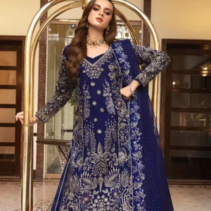 Robes de soirée tendance pour femmes pakistanaises, très belles broderies et perles, nouvelles collections pour l'Aïd - Product Image 1