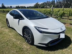 Auto Usado con Bajo Kilometraje, Toyota PriusS 2.0 <span class=keywords><strong>Híbrido</strong></span> Z <span class=keywords><strong>2023</strong></span>, 5 Puertas, Hatchback, Tracción Delantera, Envío a Todo el Mundo - Product Image 2