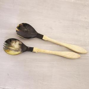 ชุดเซิฟเวอร์สลัดฮอร์นธรรมชาติปลอดภัยสำหรับอาหารช้อนและส้อม2ชิ้นพร้อมด้ามไม้เซิร์ฟเวอร์สลัดและเครื่องครัวสำหรับผสม - Product Image 1