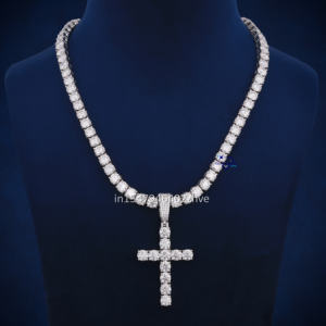 Collier pendentif croix ronde en argent sterling 925 avec diamants de laboratoire et jumelé à une chaîne de tennis éblouissante - Product Image 1