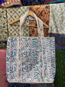 Elegante bohemio señora acolchado algodón bolso de mano grande estampado a mano Reversible ecológico uso diario compras Jhola dos Abiertos - Product Image 2