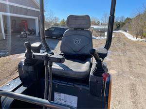 Mini-excavatrice CX17C de 1,7 tonne d'occasion au Canada avec composants principaux Moteur Pompe - Product Image 3