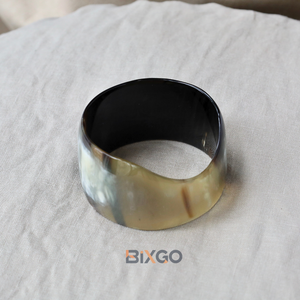 Brazalete de Cuerno de Búfalo con Tubo Cónico BIXGO BRL0028, Unisex, Moderno, Hecho a Mano en Vietnam, Se Aceptan Pedidos al por Mayor y Personalizados - Product Image 5