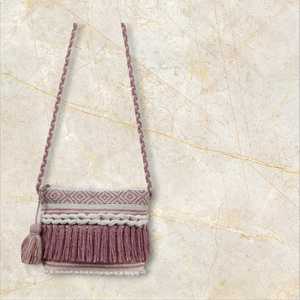 Bolso bohemio hecho a mano con decoración de borlas Bolsos únicos con cierre de cremallera - Product Image 1