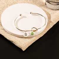 Pulsera Unisex Minimalista Cristiana con Nudo de Amistad, Plata 925 con Baño de Oro Vermeil, Inicial Personalizada y Piedra de Nacimiento, Cadena Grabada