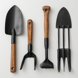 Jardinière à bulbes en fer artisanal avec finition patinée antique, détail artisanal conçu pour la plantation, utilitaire et intemporel - Product Image 3