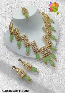 ENSEMBLE DE BIJOUX INDIENS TRADITIONNELS ET À LA MODE EN CUIVRE ENSEMBLE DE BIJOUX DE MARIAGE POUR FEMMES BOUCLES D'OREILLES ET COLLIER - Product Image 4