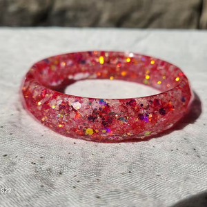 Brazalete de resina de moda personalizado de alta calidad Brazalete de acrílico transparente Buen diseño de color Brazaletes de resina de alta calidad estándar - Product Image 1