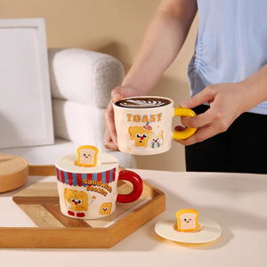 Taza de Cerámica <span class=keywords><strong>con</strong></span> Tapa, Diseño Animado y Elegante, Ideal para Oficina, Hogar, Dormitorio o Desayuno - Product Image 3