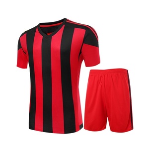 Uniforme de Fútbol Sublimado de Manga Corta, Ligero y Transpirable para Verano, Personalizable con Nombre y Número del Equipo - Product Image 5