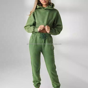 Conjunto de Sudadera con Capucha Corta y Pantalones de Felpa Personalizados para Mujer, Tallas Grandes - Product Image 1
